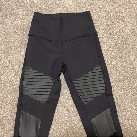 Alo Yoga High Waisted Moto Leggings Women's XS Black Faux Leather Skinny 29" - Picture 3 of 8